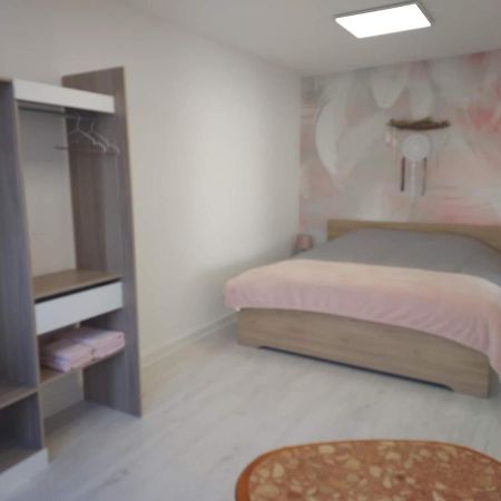 La Sweet Du Globe Maubeuge Apartment Luaran gambar
