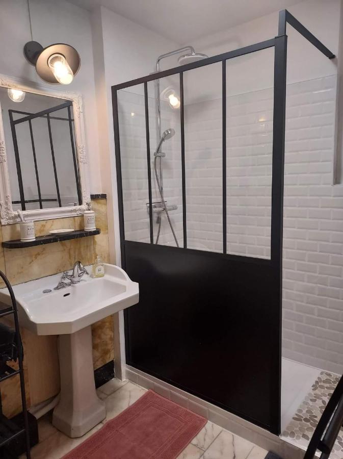 La Sweet Du Globe Maubeuge Apartment Luaran gambar
